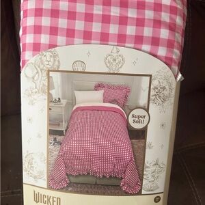 Wicked Pink Checkered Comforter Set